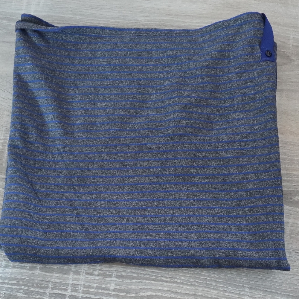 lululemon athletica Blue and Gray Striped Scarf
